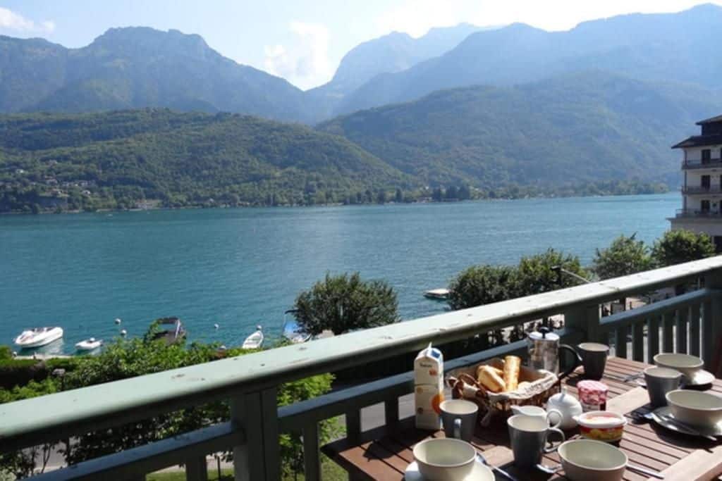 Le pavillon du lac ⭐⭐⭐⭐